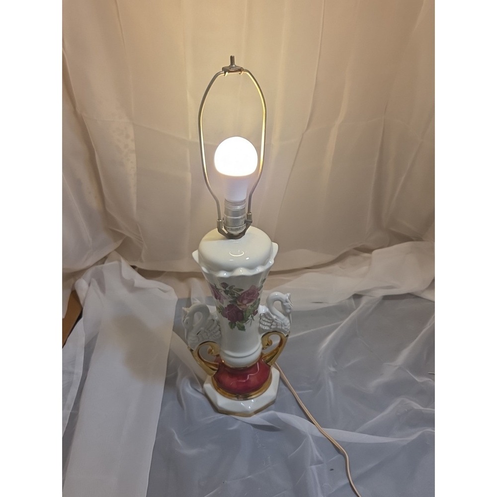 Victorian Style Lamp Worrall Roses Swans Gilded Ceramic 1940s Signed  Wescal Wrk - Picture 2 of 13